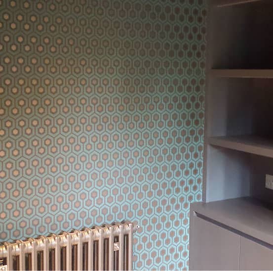 Choosing the material of wallpaper